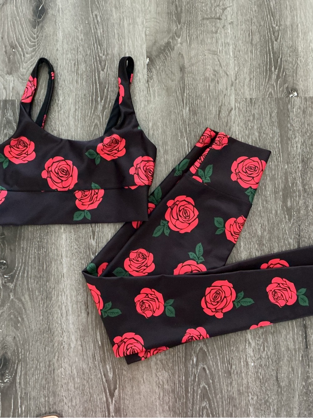 Beach Riot Black Sports Bra & Leggings with Red Rose Print, Med top, XS leggings